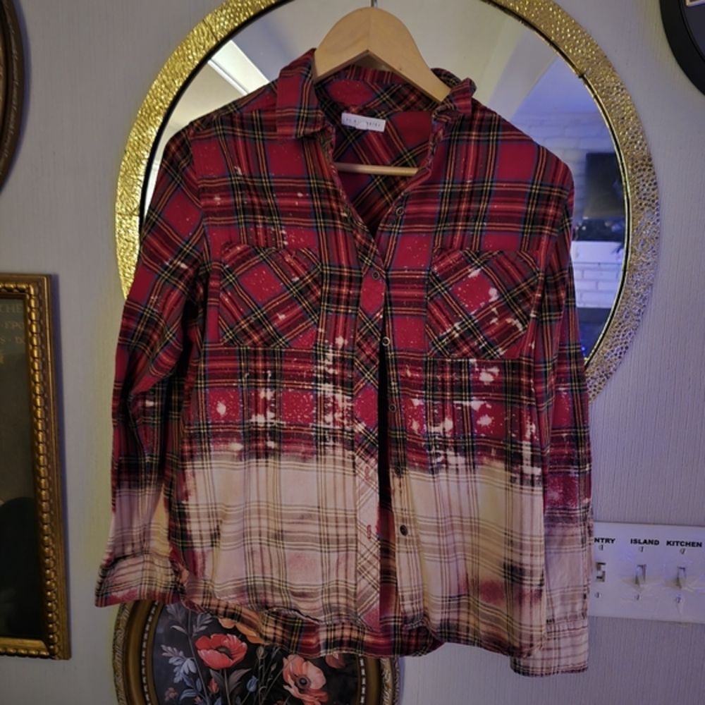 La Hearts Red and Cream Plaid Button‎ Down Shirt Womens Med